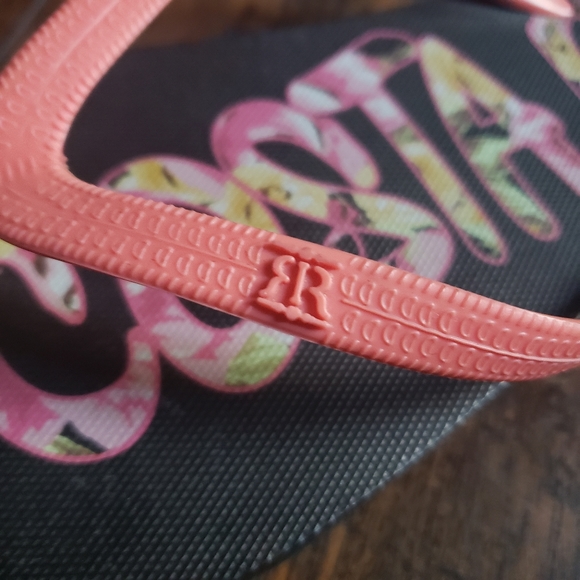 Costa Rica Flip Flops - Picture 3 of 4